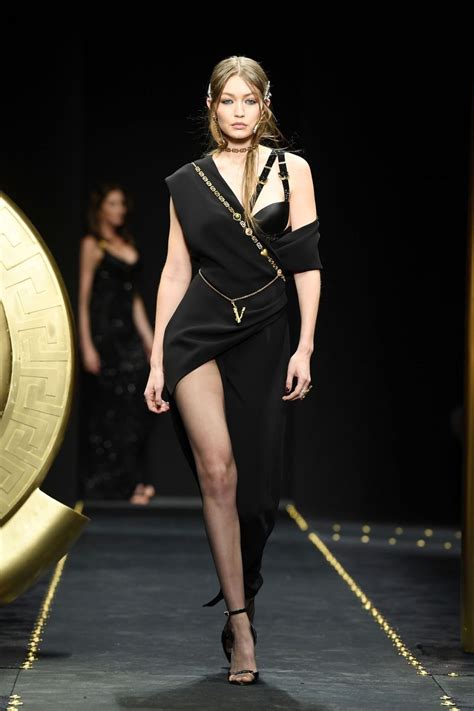 versace 22 febbraio 2019|versace dresses fashion.